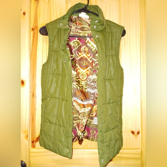 Vest - Picture 2 of 6